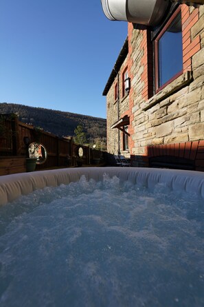 Comfort Studio, 1 Queen Bed, Hill View, Ground Floor | Terrace/patio