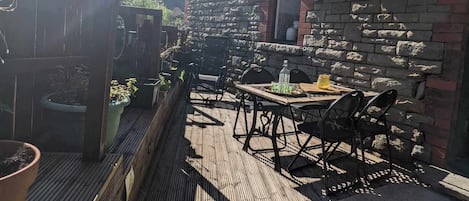 Studio Confort, 1 grand lit, vue colline, rez-de-chaussée | Terrasse/Patio