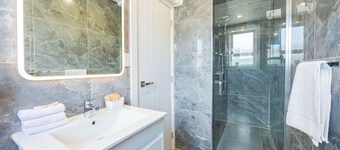 Lavana Motels