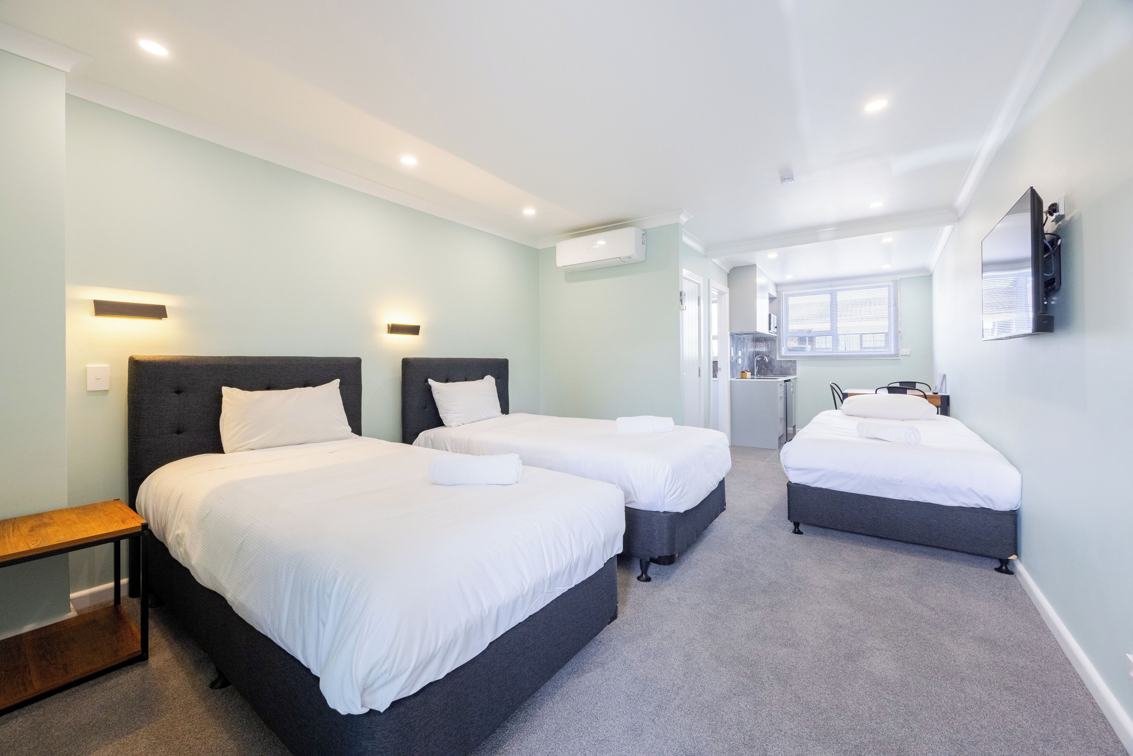 Deluxe driepersoonskamer | Luxe beddengoed, gratis wifi, beddengoed