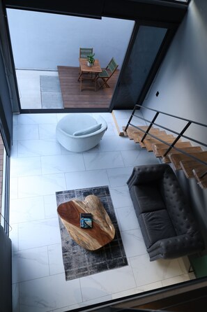 Interior - Garden Zen Loft (Flamingos)