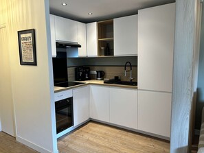 Kühlschrank, Ofen, Geschirrspüler, Toaster