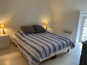 4 bedrooms, free WiFi - Pretty semi-detached stone house for 6 people (ST CAST LE GUILDO)