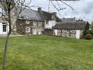 Exterior - Spacious, comfortable vacation homes for 17 people. (ST CAST LE GUILDO)