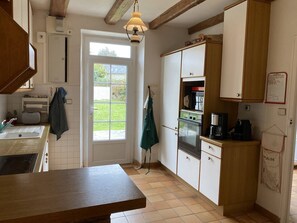 Réfrigérateur, micro-ondes, four, lave-vaisselle