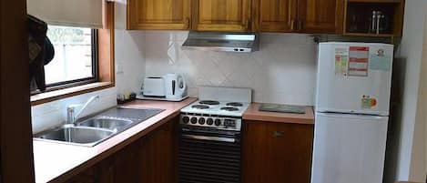 Kühlschrank, Mikrowelle, Ofen, Toaster