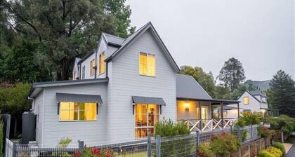 BlueMill Lodge - The Perfect Place for Couples or Families!