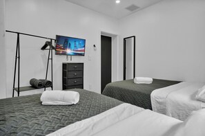 4 bedrooms, iron/ironing board, WiFi, bed sheets