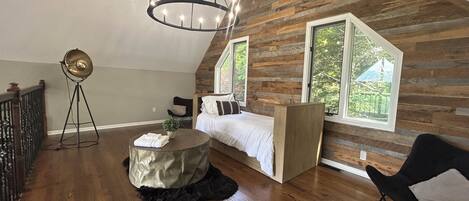 5 habitaciones, tabla de planchar con plancha y cuna de viaje