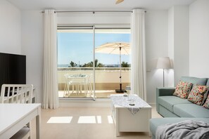 TV - Apartment 'Horus 051' with Sea View, Wi-Fi and Air Conditioning (Torre del Mar)