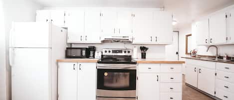Family House, Garden View | Dapur peribadi | Kerusi tinggi