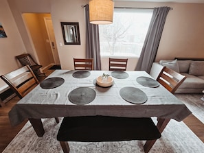 In-room dining - Dreams off 16th (Calgary)