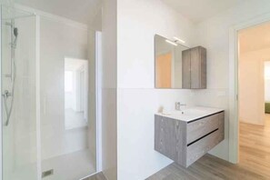 Dusche, Bidet