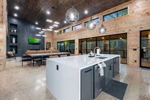 Refrigerador, microondas, horno, lavavajillas