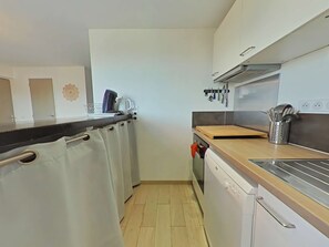 Fridge, microwave, dishwasher, toaster