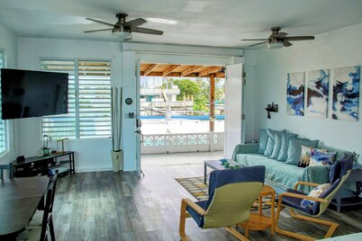 Spacious 6-bedroom villa in gorgeous Luquillo with WiFi, AC
