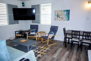 Smart TV, fireplace - Spacious 6-bedroom villa in gorgeous Luquillo with WiFi, AC (Luquillo)