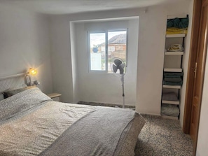 Ferienhaus | 2 Schlafzimmer, Bügeleisen/Bügelbrett, Bettwäsche