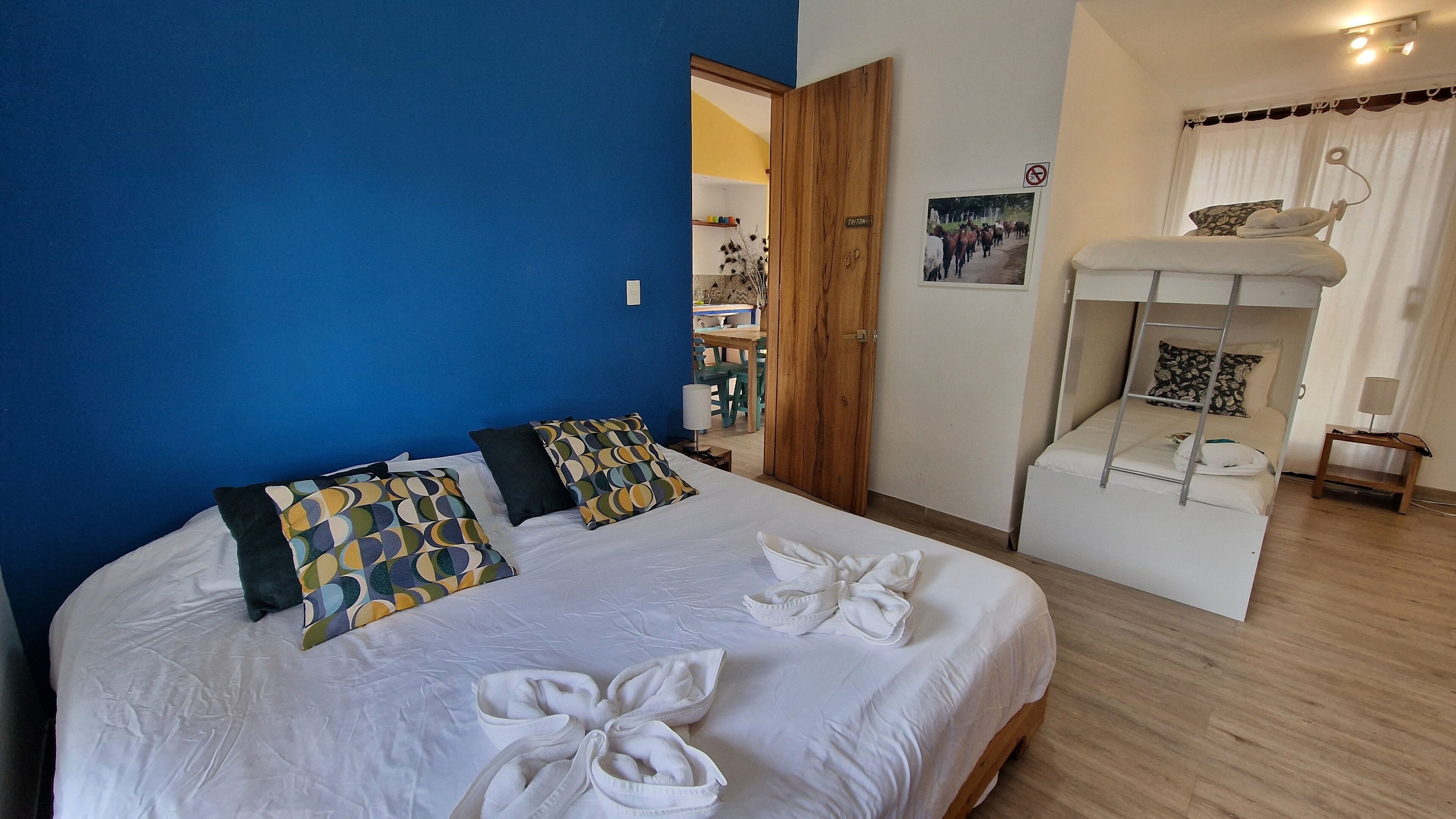 Sengetøy av topp kvalitet, reiseseng for barn og wi-fi (inkludert)