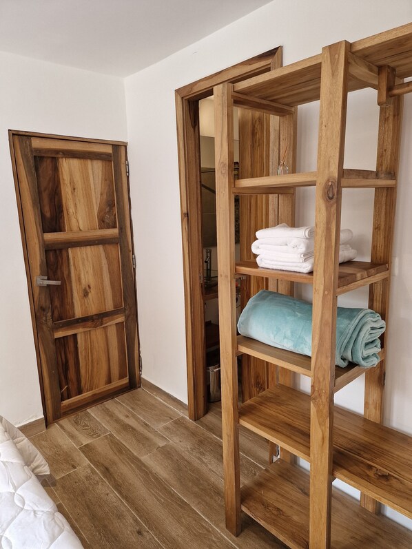 Premium bedding, travel crib, free WiFi, bed sheets