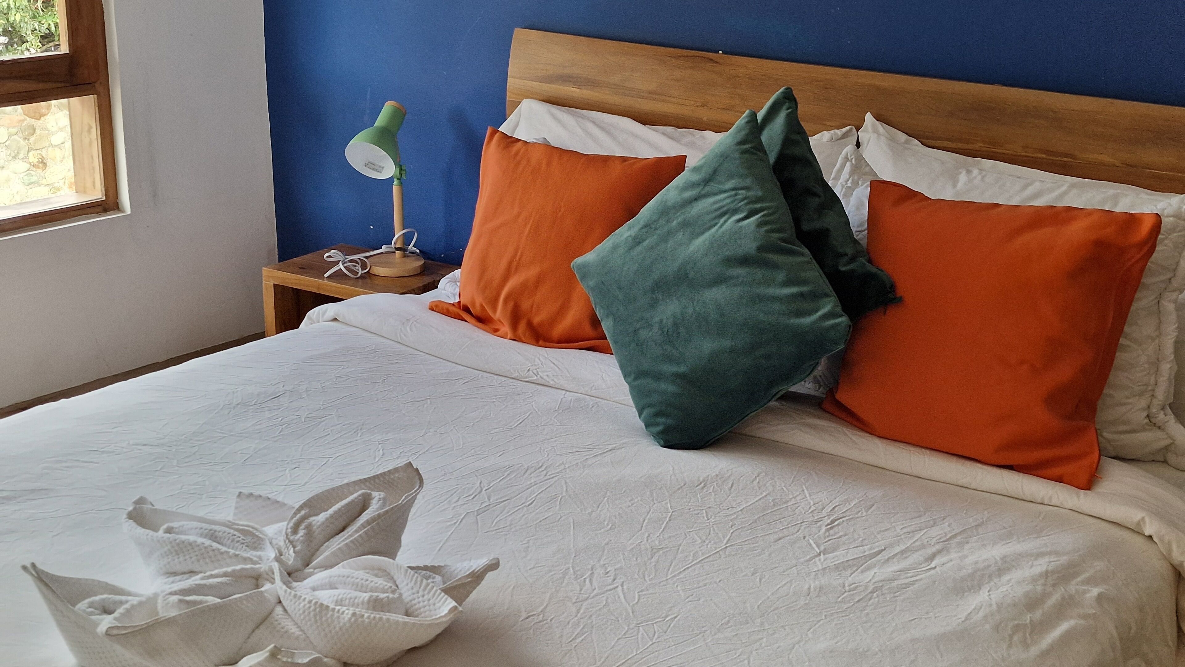 Sengetøy av topp kvalitet, reiseseng for barn og wi-fi (inkludert)