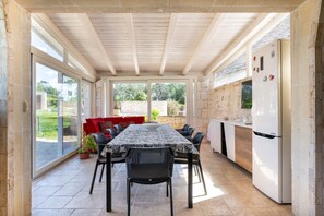 Dining - Holiday Home 'Buontempo' with Private Pool, Wi-Fi and Air Conditioning (Francavilla Fontana)