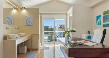 Country House 'Beach Family House In Artemida' with Sea View, Wi-Fi and Air Conditioning