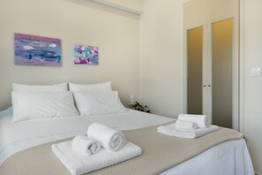 1 bedroom, free WiFi, bed sheets - Ground Floor Room 1 with Shared Terrace, Wi-Fi, and Air Conditioning (????????S)