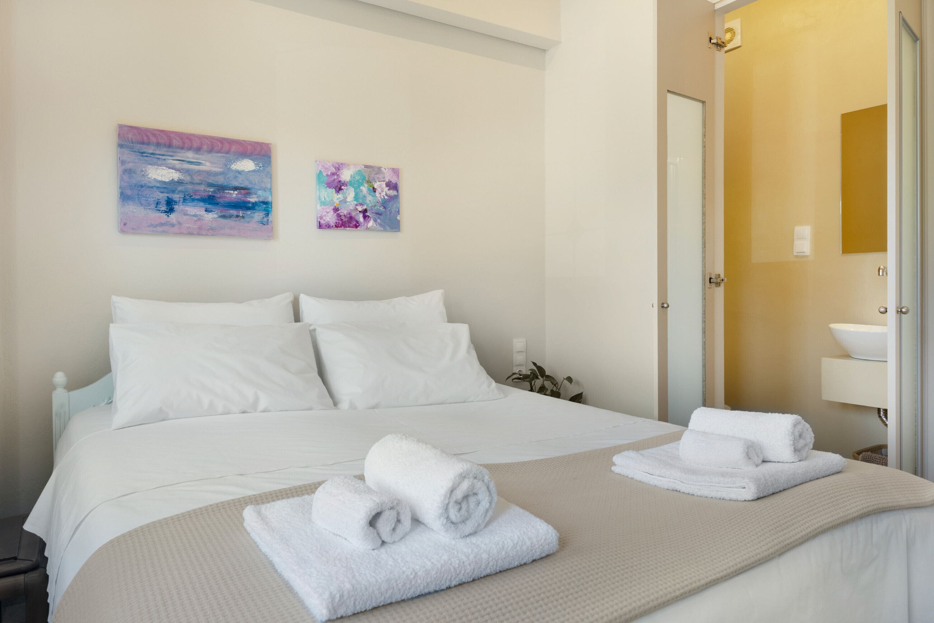 1 bedroom, free WiFi, bed sheets