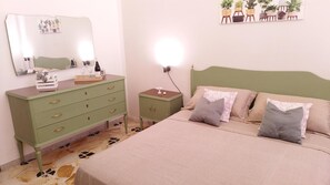 2 bedrooms, bed sheets