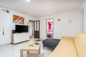 2 bedrooms, free WiFi - Apartment 'Isabel' with Mountain View, Private Terrace and Wi-Fi (Carvoeiro)