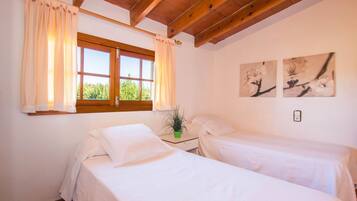 3 chambres, fer et planche Ă repasser, Wi-Fi gratuit, draps fournis