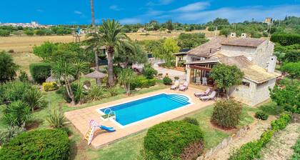 Landhaus 'Coscoix - Hermosa Casa De Campo' mit privatem Pool, privater Terrasse und Wi-Fi