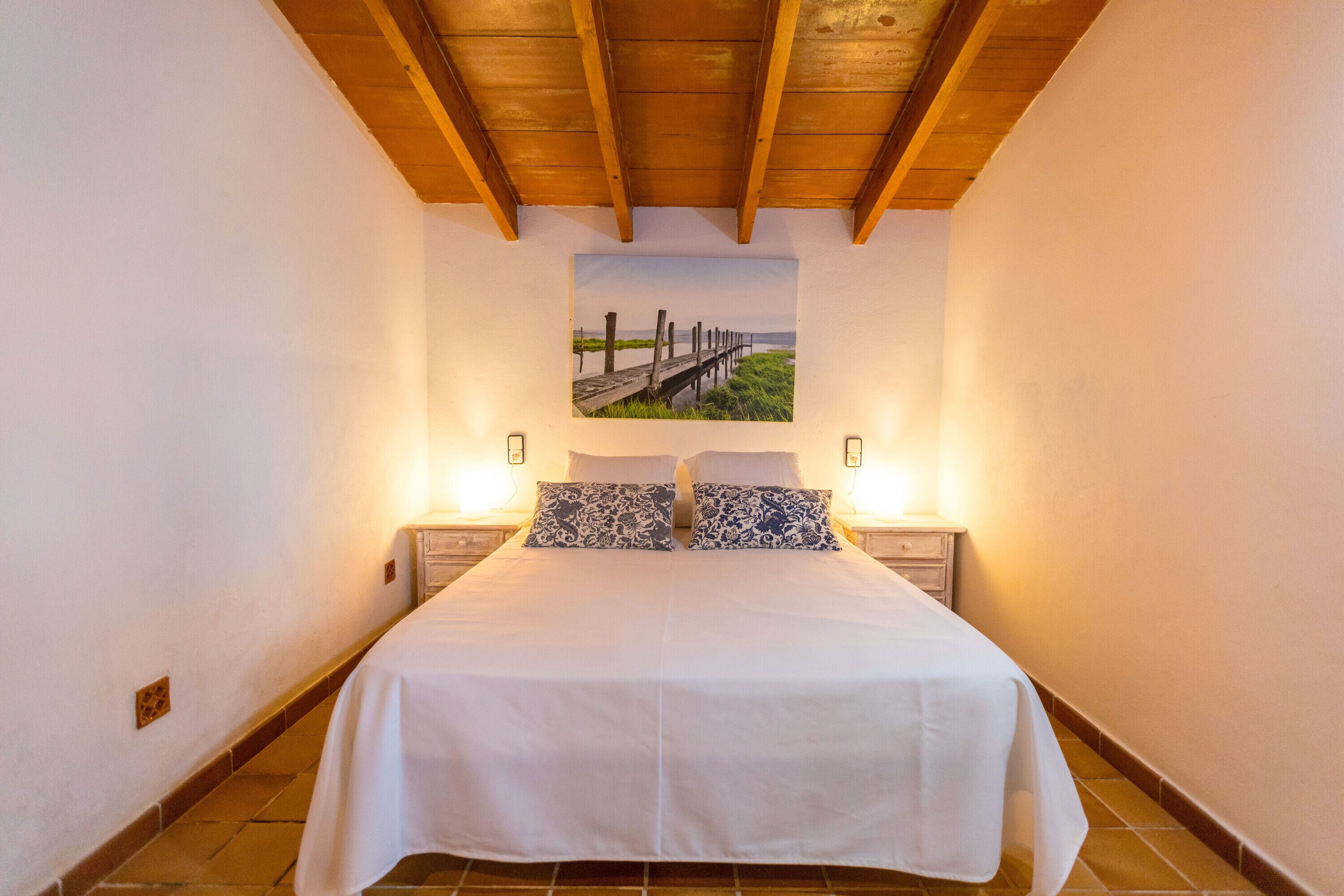 3 slaapkamers, een strijkplank/strijkijzer, gratis wifi, beddengoed