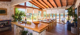 Cottage 'Coscoix - Hermosa Casa De Campo' with Private Pool, Private Terrace and Wi-Fi