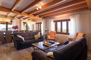 Télévision, cheminée