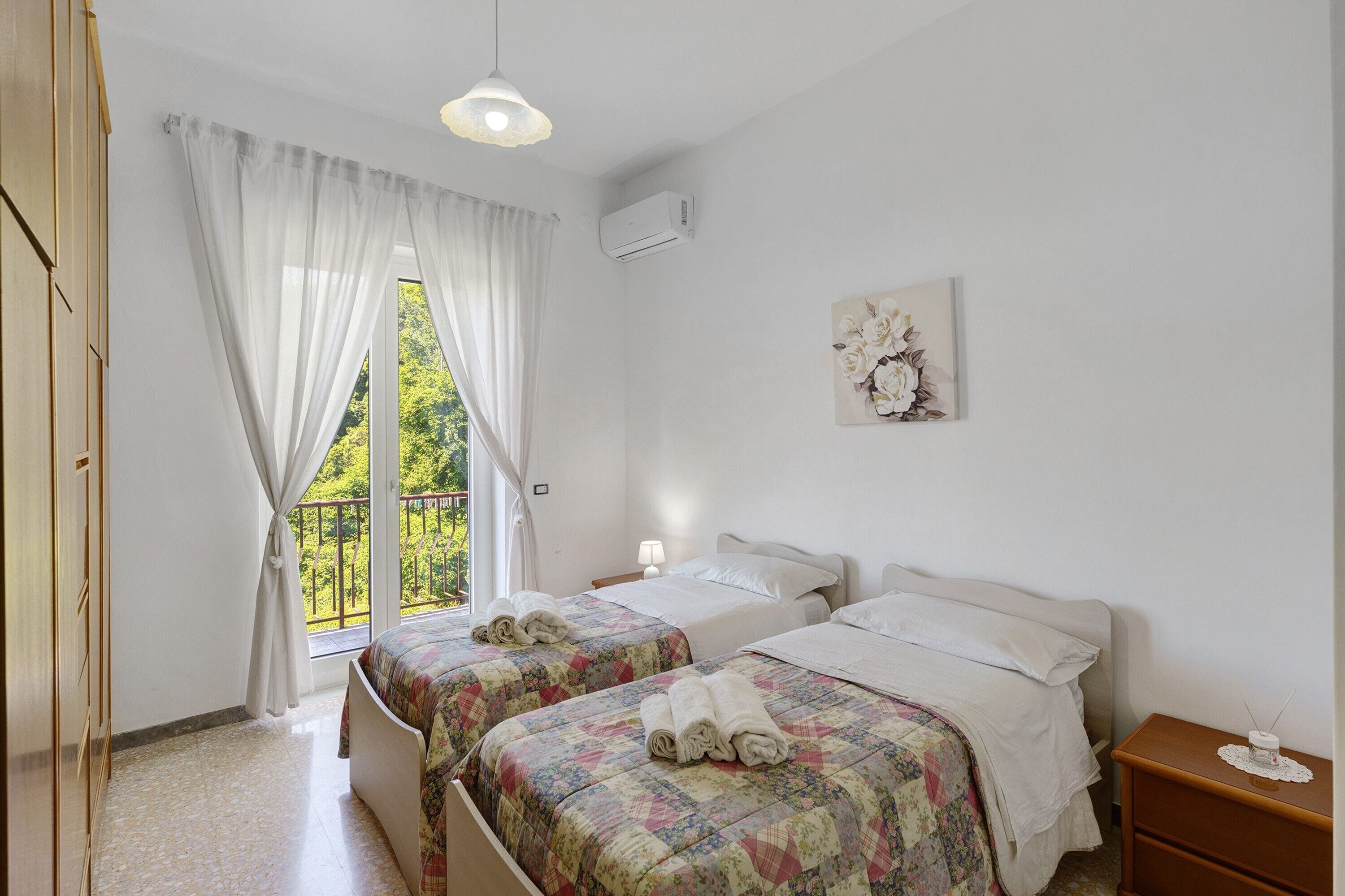 2 habitaciones, tabla de planchar con plancha y wifi gratis 