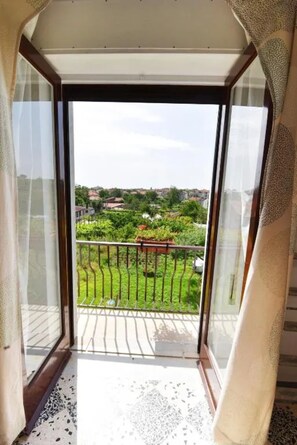 Interior - Apartment 'Familiare A Due Passi Dal Sentiero Degli Dei' with Sea View, Wi-Fi and Air Conditioning (Agerola)