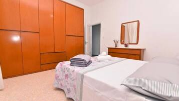 2 habitaciones, tabla de planchar con plancha y wifi gratis