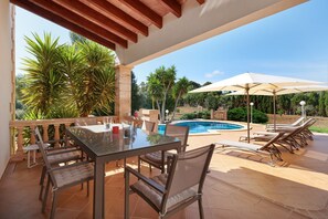 Outdoor dining - Finca 'Johann' with Mountain View, Private Pool and Wi-Fi (Capdepera)