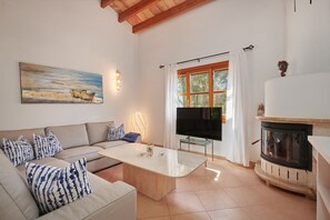 TV, fireplace, table tennis