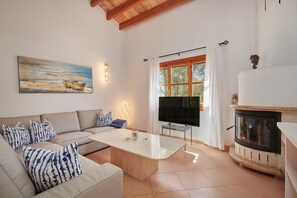 TV, fireplace, table tennis