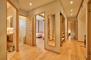 5 chambres, fer et planche à repasser, Wi-Fi gratuit, draps fournis