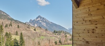Chalet 'Les 3 Som' with Mountain View, Private Terrace and Wi-Fi