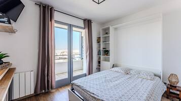 1 bedroom, iron/ironing board, free WiFi, bed sheets