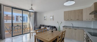 Apartment 'Costa Azul' with Sea View, Private Terrace and Wi-Fi