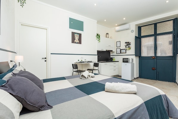 1 bedroom, iron/ironing board, free WiFi, bed sheets