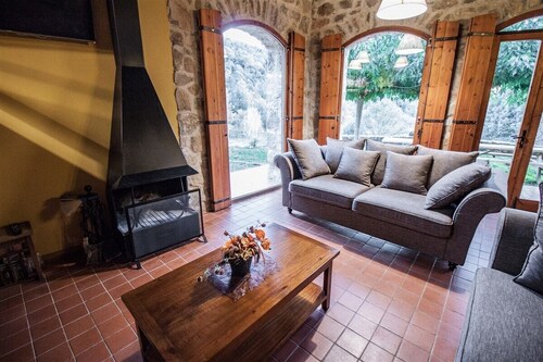 Country House 'La Coma D'en Roca' with Mountain View, Private Pool and Wi-Fi