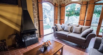 Country House 'La Coma D'en Roca' with Mountain View, Private Pool and Wi-Fi
