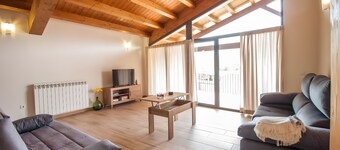 Cottage 'La Cabanya Planella' with Mountain View, Private Terrace and Wi-Fi